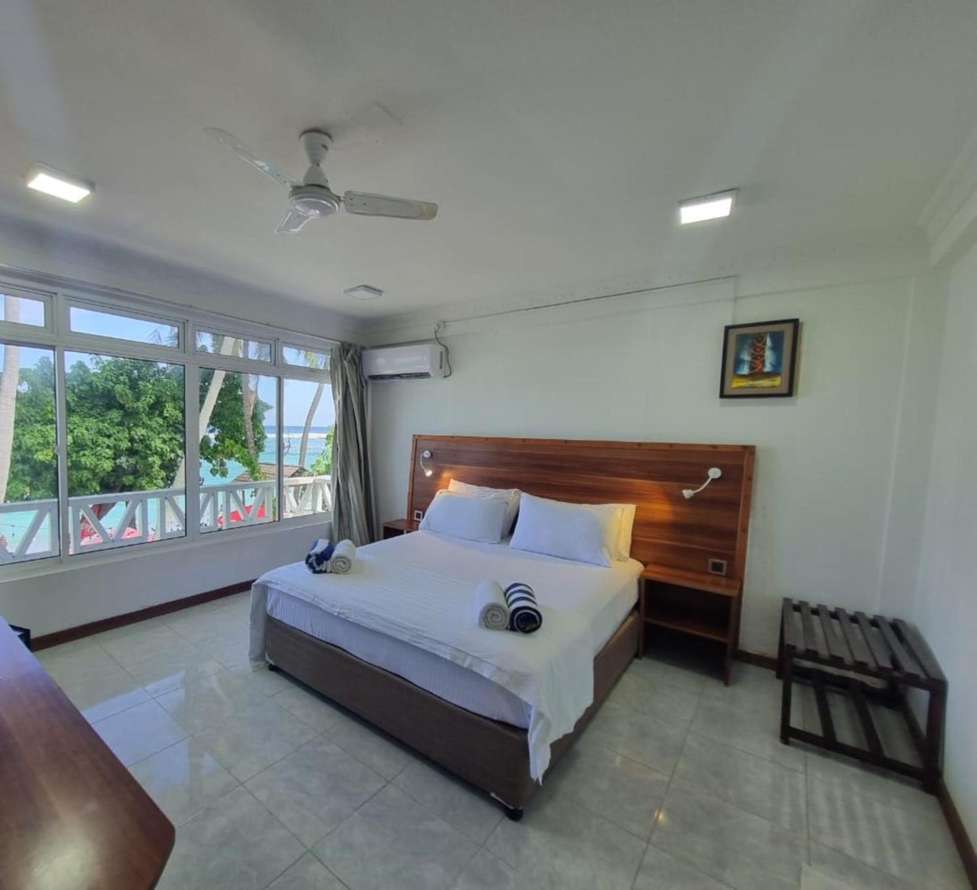 Batuta Maldives Surf View Hotel Thulusdhoo Luaran gambar
