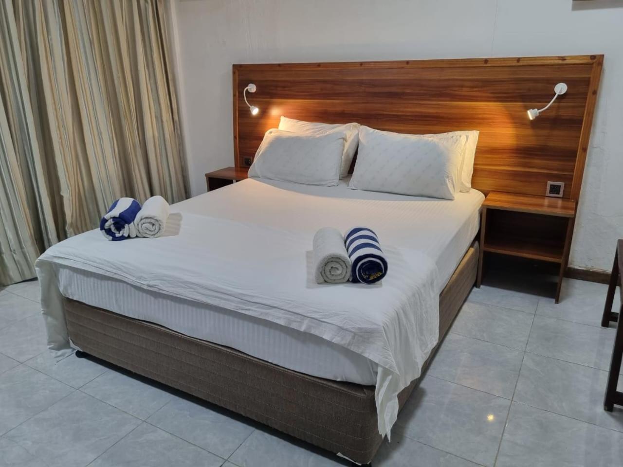 Batuta Maldives Surf View Hotel Thulusdhoo Luaran gambar
