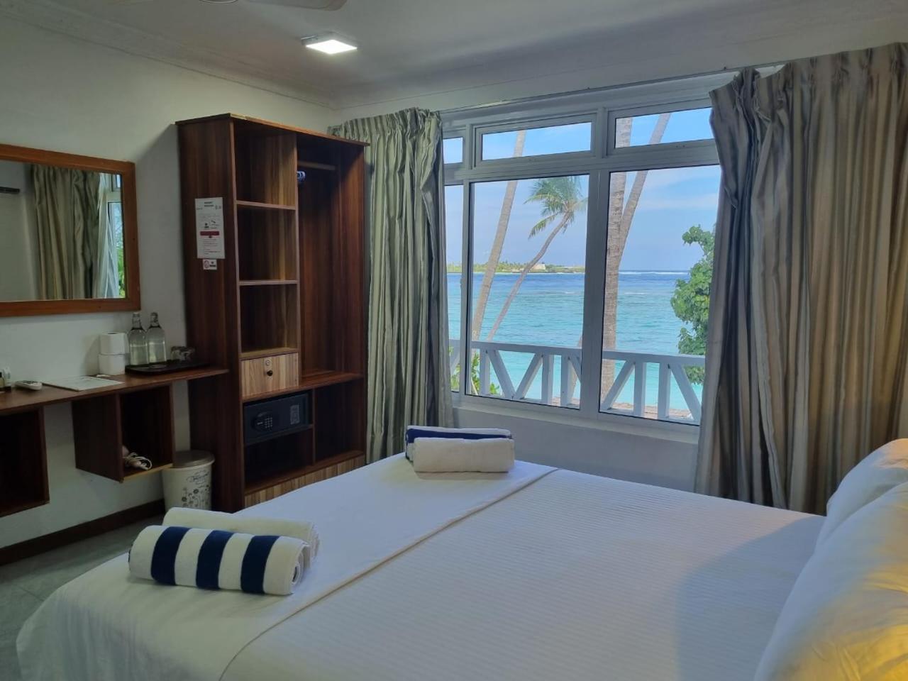 Batuta Maldives Surf View Hotel Thulusdhoo Luaran gambar