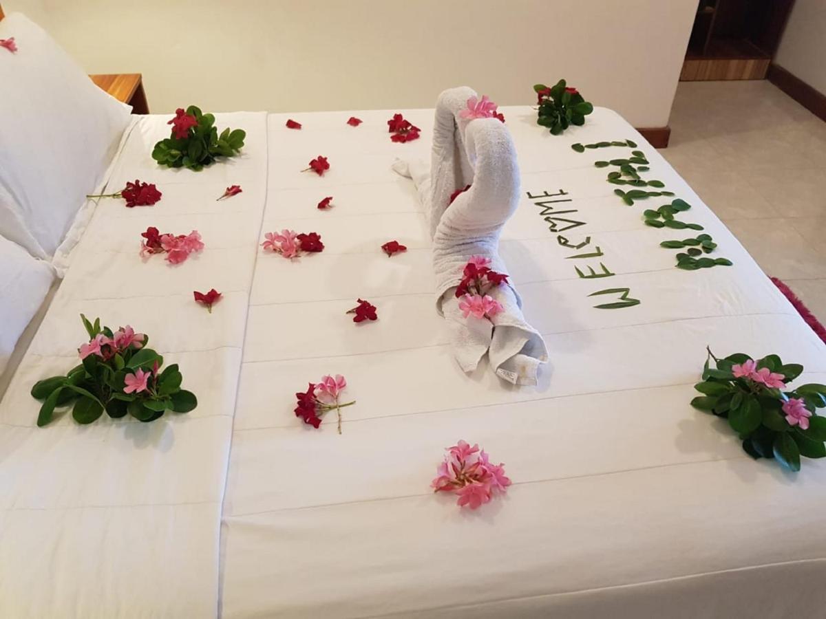 Batuta Maldives Surf View Hotel Thulusdhoo Luaran gambar